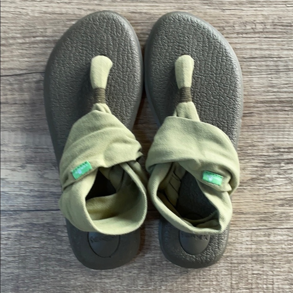 Sanuk Yoga Sling sandals, NWOT